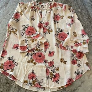 Maurices floral top with sweet details!
